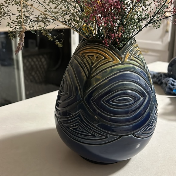 Cera Cuba Porcelain or ceramic Vase 7.5” high - Picture 8 of 17